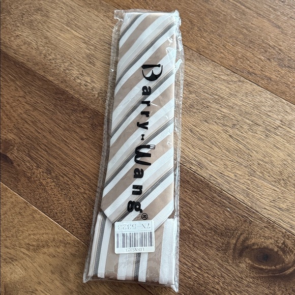 Barry Wang Paisley Tie, Pocket Square, Cuff Link Combo - 4 sets - Picture 4 of 4